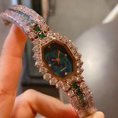 Full Woman Green Watch